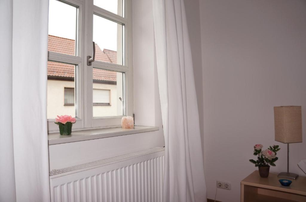 Gasthof Zur Post Neunkirchen am Brand Buitenkant foto